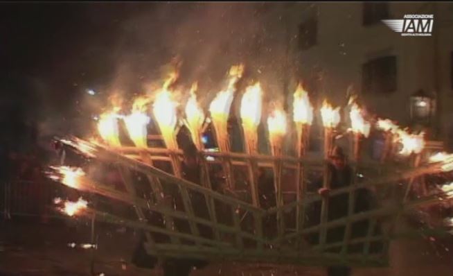 Agnone, il 'trailer 2014' del fuoco più grande al mondo