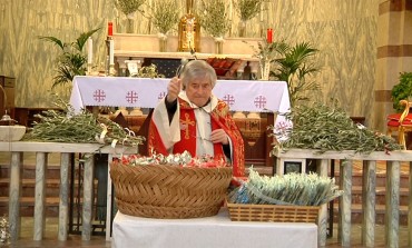 Ateleta celebra la domenica delle palme: consegnati ramoscelli d'ulivo e mascherine