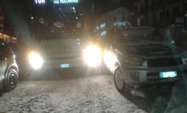 Auto in divieto di sosta: consigliere comunale paralizza il traffico a Roccaraso