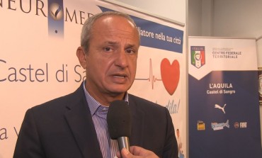 Neuromed, donati due defibrillatori al polo sportivo di Castel di Sangro