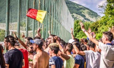 Castel di Sangro vince i play off, tifosi in visibilio lungo le strade della città