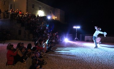 Bagno di folla per la 3^ edizione del Casteldelgiudice Buskers festival