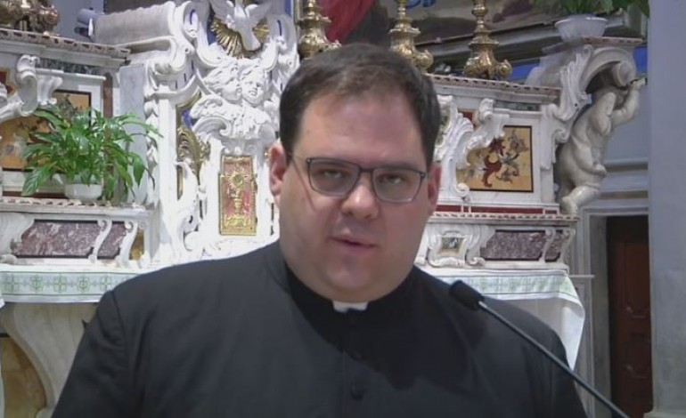 Auguri a don Domenico Franceschelli