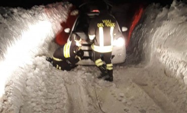 Roccaraso, brutto scherzo del navigatore: famiglia di romani sbaglia strada e resta bloccata dalla neve