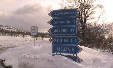 S. Angelo del Pesco, caos neve sulla Sp 88: sotto accusa il sindaco. Da Villa Santa Maria chiedono la rimozione del blocco stradale