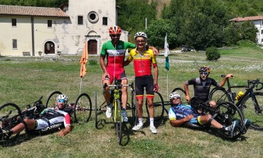 Ciclismo, l'ex campione del mondo Carlo Calcagni si allena sulle strade dell'Alto Sangro