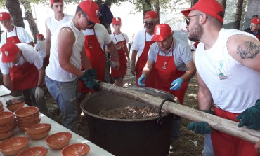 Capracotta, Pezzata da guinness dei primati: in poche ore divorati 900 chili di agnelli e 800 di pecore