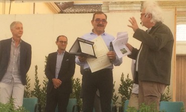 'Grandi mieli d'Italia': l'apicoltura Luca Finocchio fa il pieno di gocce al premio nazionale di Castel San Pietro Terme