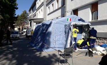 Agnone, Protezione Civile monta tenda pre triage all'ospedale Caracciolo