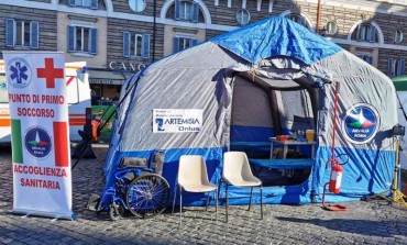 Coronavirus - Ospedale Caracciolo, pronta la tenda triage della protezione civile