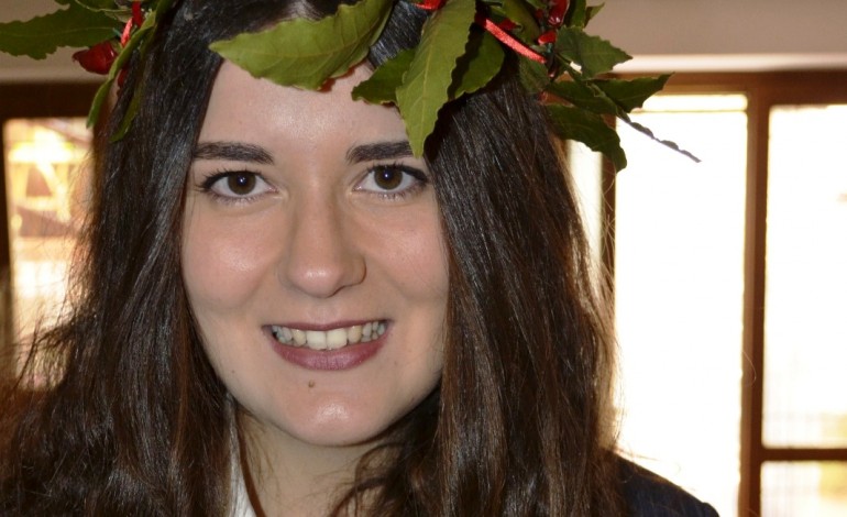 Laurea, confetti rossi per Alessia Tesone