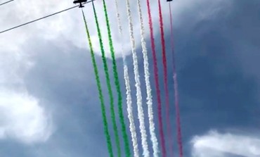 Emozioni dal cielo, sfreccia la pattuglia acrobatica nazionale