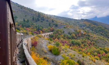 Alla scoperta del foliage autunnale con la "Transiberiana d'Italia", il treno storico della Ferrovia dei Parchi