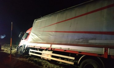 Camion esce di strada sull'Altopiano delle 5 Miglia, illeso il conducente