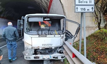 Incidente in galleria a Castel di Sangro, soccorso giovane automobilista