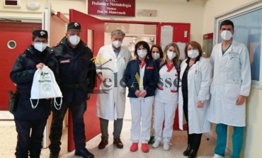 La Befana del Reparto Carabinieri Biodiversità di Castel di Sangro torna a far visita ai piccoli ricoverati