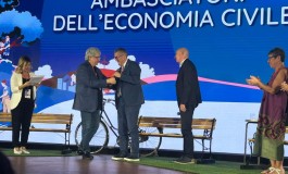 Il comune di Castel Del Giudice insignito del Premio "Ambasciatori Economia Civile 2023" a Firenze