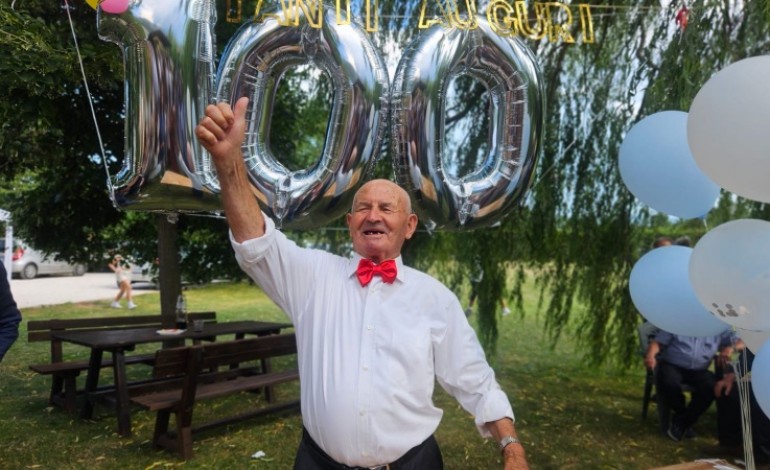 Villa Scontrone in festa per i 100 anni di Antonio Canale
