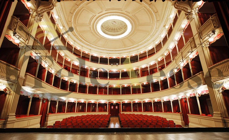 Teatro Maria Caniglia di Sulmona: "Prossima Fermata Teatro", Navetta Gratuita per la Stagione di Prosa 2024/2025