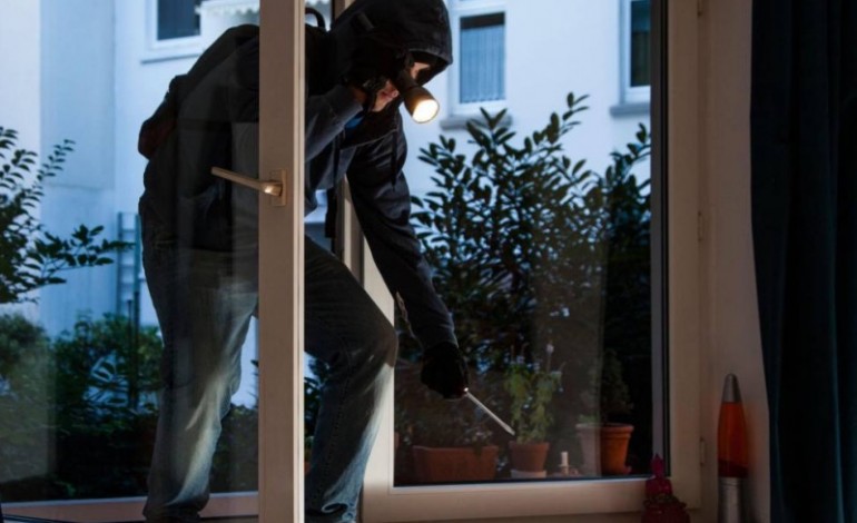Tentato furto a Roccaraso: ladri in fuga fermati dai Carabinieri
