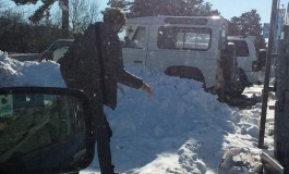 Fotonotizia - Immortalati mentre scaricano i rifiuti in strada a Castel di Sangro