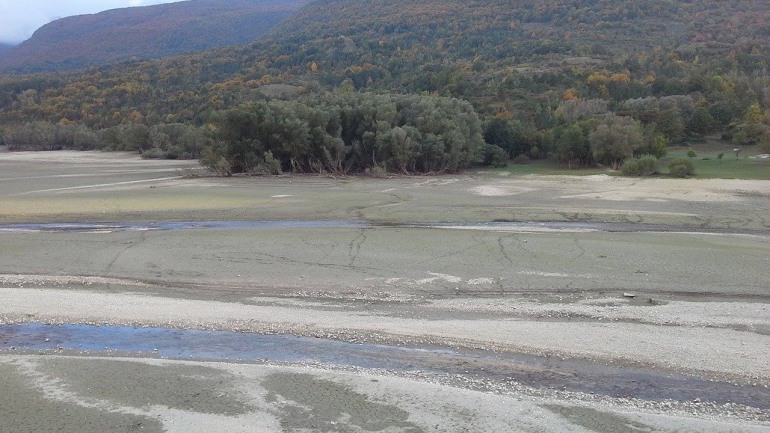 Lago di Barrea, ambientalisti e amministratori sonnecchiano. Campana denuncia:” La politica fa finta di non vedere”