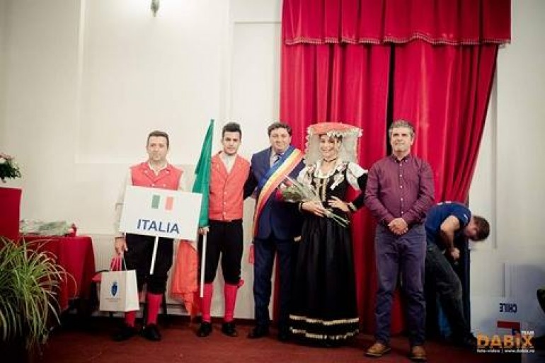 “La Pliocca” di Roccamandolfi vince al festival di Carpati: è il costume più bello