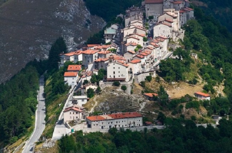 ‘Fonetica dei dialetti dell’Alta Val di Sangro’, l’appassionata ricerca di Davide Boccia spopola sul web