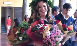 Confetti rossi in casa Pallotta, con 110 e lode Arianna si laurea in Giurisprudenza all'università di Bologna