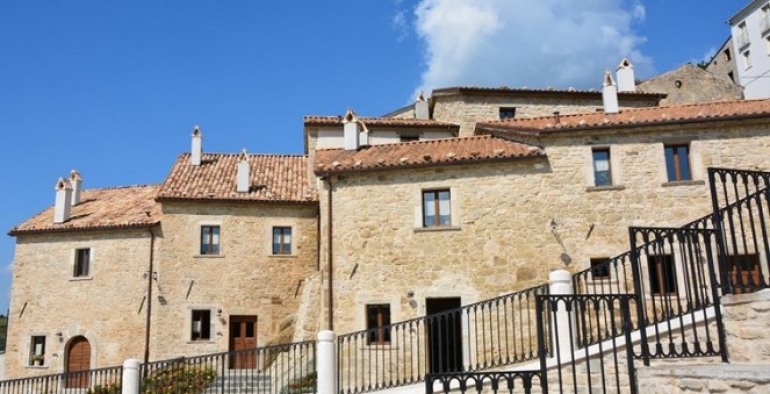 Castel del Giudice, premio hombres ‘Lina Pietravalle’ e inaugurazione del ristorante Ocrà