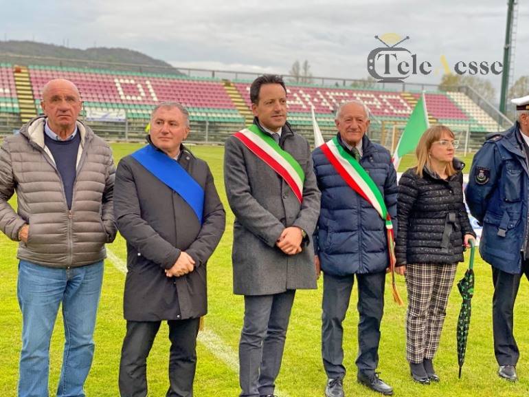 Sport e turismo a Castel di Sangro, 1000 persone durante la sfilata per le strade della città