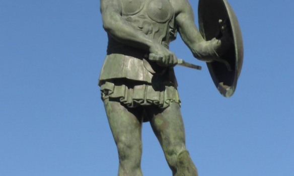 Il Guerriero Sannita di Pietrabbondante compie 100 anni, la statua simbolo di un glorioso passato