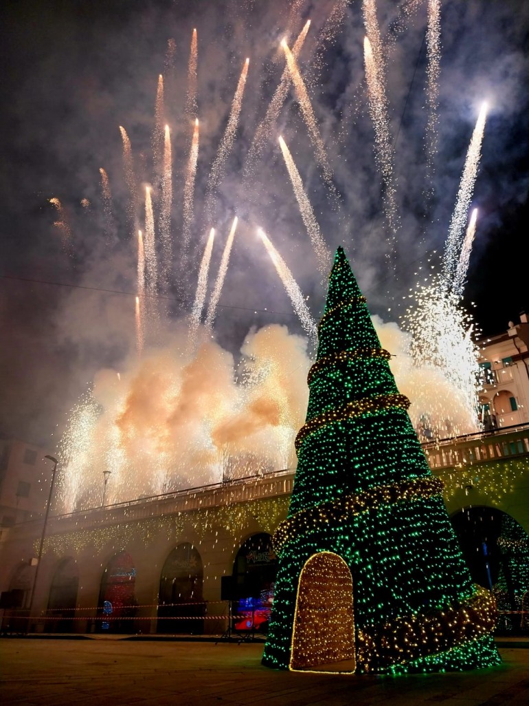 Castel di Sangro si trasforma in un villaggio di Natale da sogno