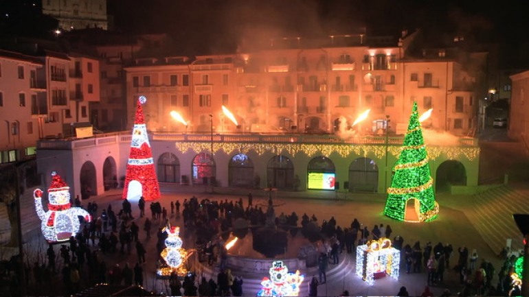 Capodanno a Castel di Sangro, Piazza Plebiscito si prepara per l’ultimo dell’anno