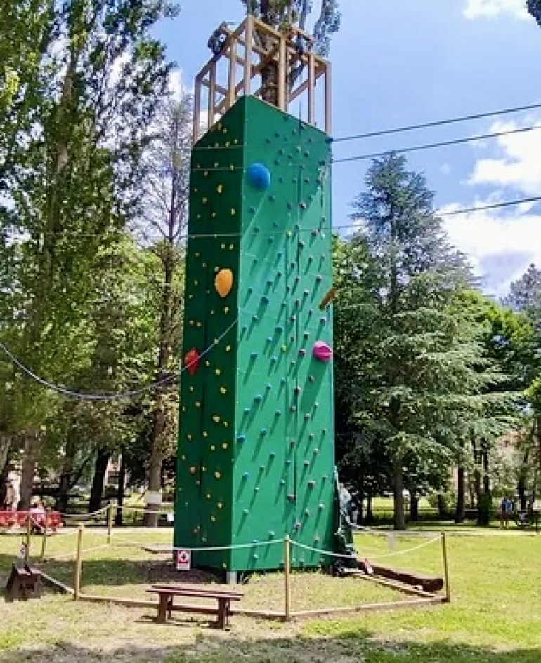 Castel di Sangro: operaio caduto al Parco Avventura dalla parete di arrampicata