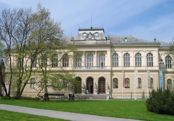 Coccopalmeri conquista la Slovenia. L'ultima creazione in vetrina al museo nazionale di Lubiana.