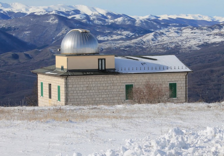 Tutti all’osservatorio di San Pietro Avellana a guardare il “bacio” tra sole e luna