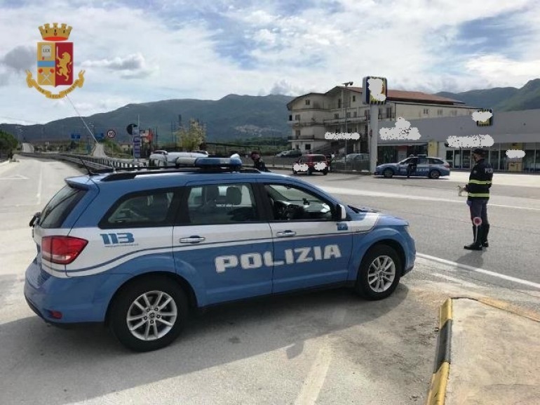 Cinture di sicurezza e seggiolino auto per bambini, controlli a tappeto della Polizia Stradale