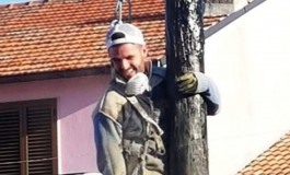 Agnone, il pasticciere Labbate conquista l'albero della cuccagna