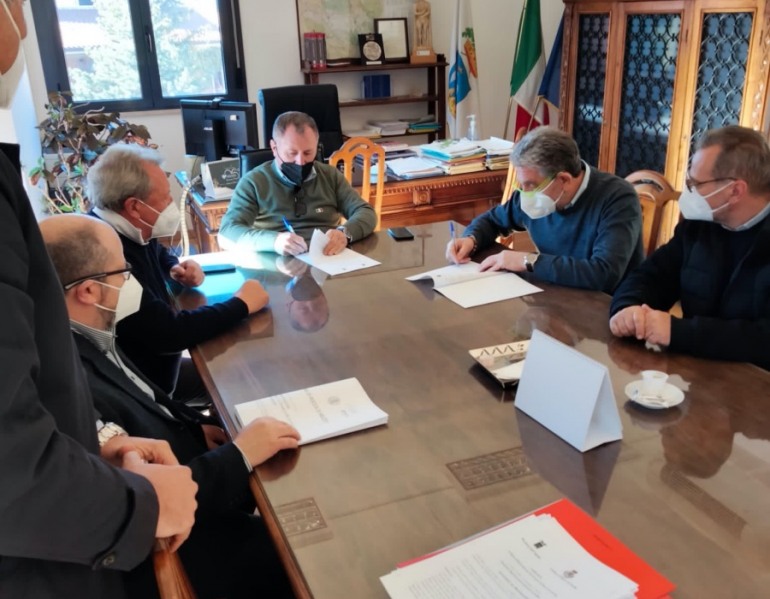 Provincia Dell’Aquila, il Presidente Angelo Caruso sottoscrive i “Piani di Ricostruzione”