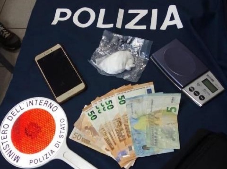 Arresto per detenzione di stupefacenti, sequestrati 29 grammi di cocaina