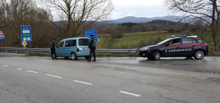 Castel di Sangro, ruba auto ma viene fermato dai Carabinieri: denunciato a piede libero