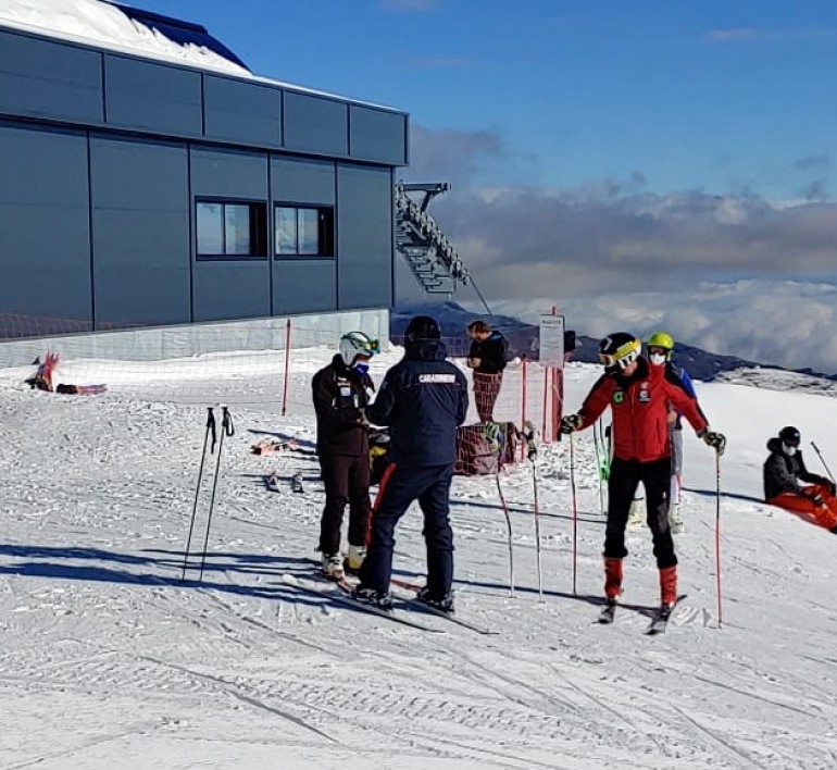 Sciare a Roccaraso, Carabinieri sulle piste da sci per soccorso e vigilanza
