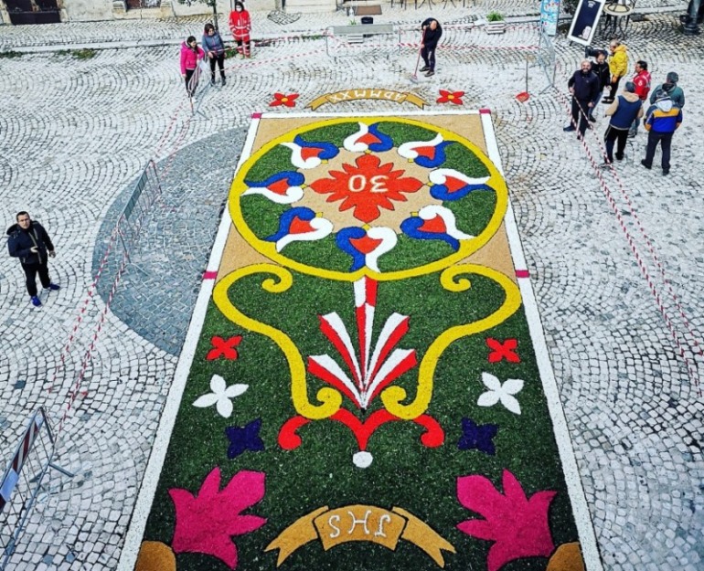 Corpus Domini 2021, l’infiorata di Pescasseroli simbolo di ripartenza