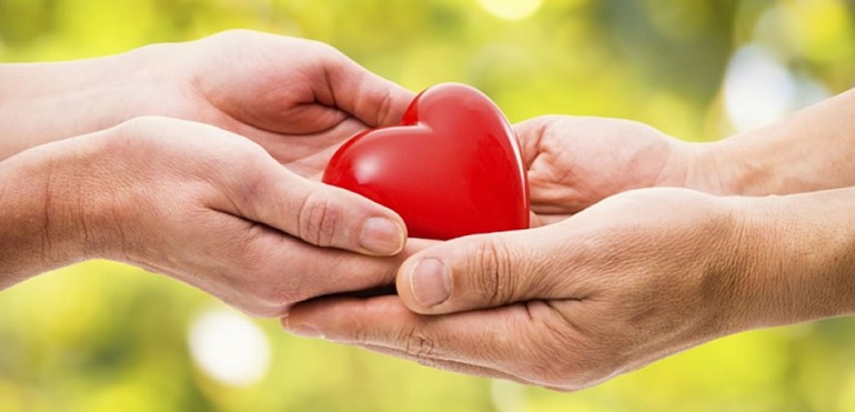 Donazione organi: dona il rene al figlio a 78 anni “sensibilizzare la popolazione”