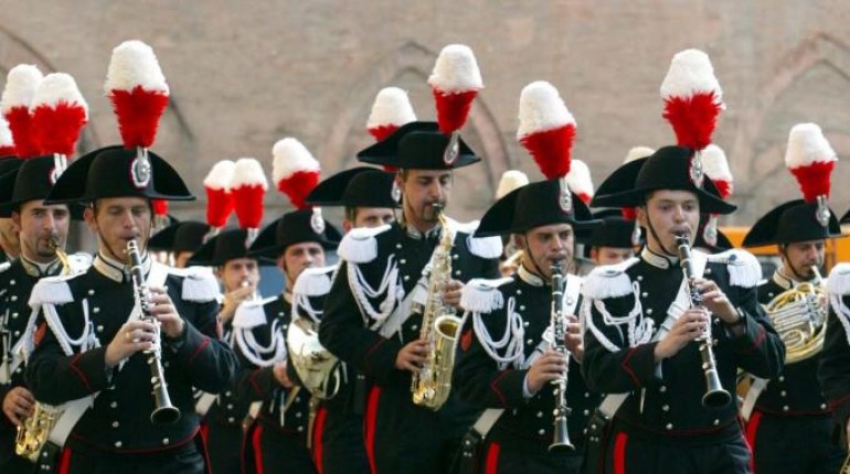 Isernia, la fanfara dei carabinieri alla festa dei santi Cosma e Damiano