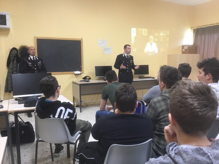 Alberghiero Roccaraso, carabinieri in classe per spiegare le conseguenze del bullismo