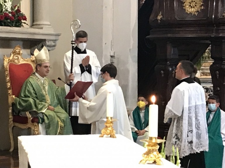 Castel di Sangro, Francesco Romito riceverà l’Ordinazione Diaconale nella Basilica di Santa Maria Assunta