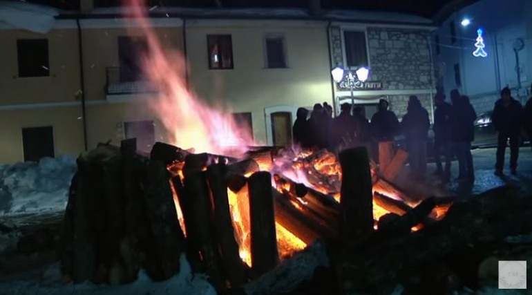 Pescopennataro, acceso  il tradizionale “Fuoche de Sand’Anduone”