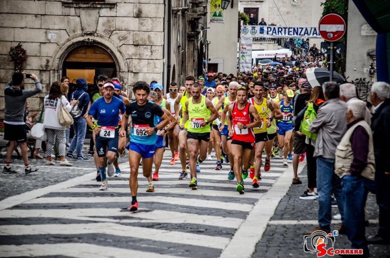 Gara podistica “Tre Comuni”, torna la maratona tra le vette degli Altipiani Maggiori d’Abruzzo
